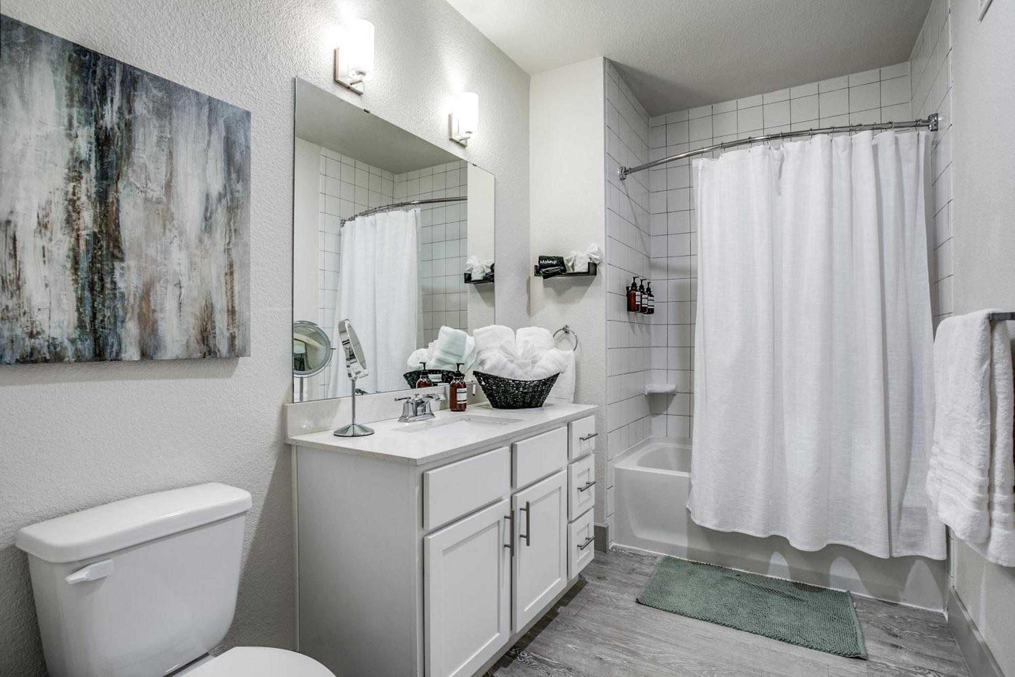 Modern Cozy Facing Riverwalk W King Appartement